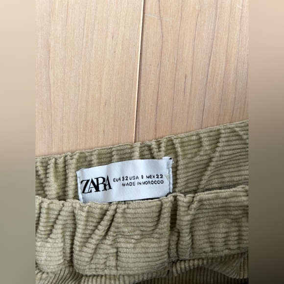 Zara corduroy pants in the color khaki, size 0 women - Picture 3 of 3